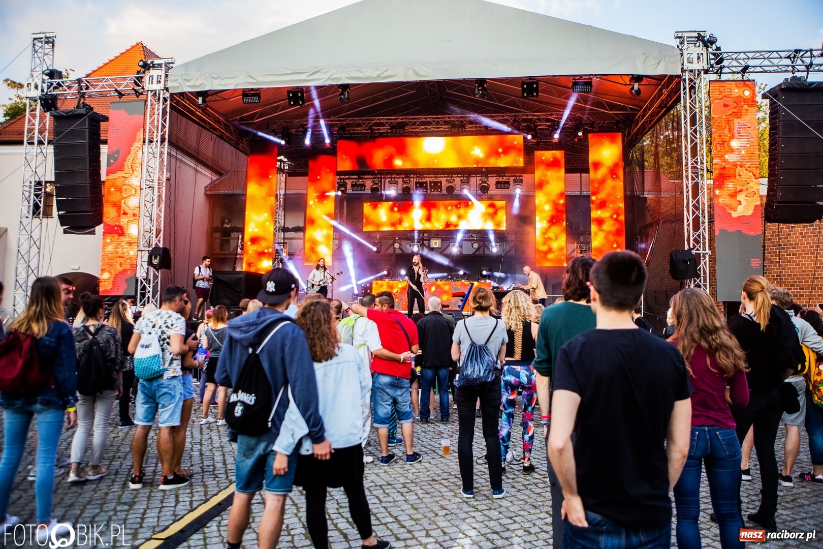 Zdjęcie w galerii na portalu naszraciborz.pl: Magia dźwięków i świateł. INTRO Festival 2018 przeszedł do historii wiadomości z regionu