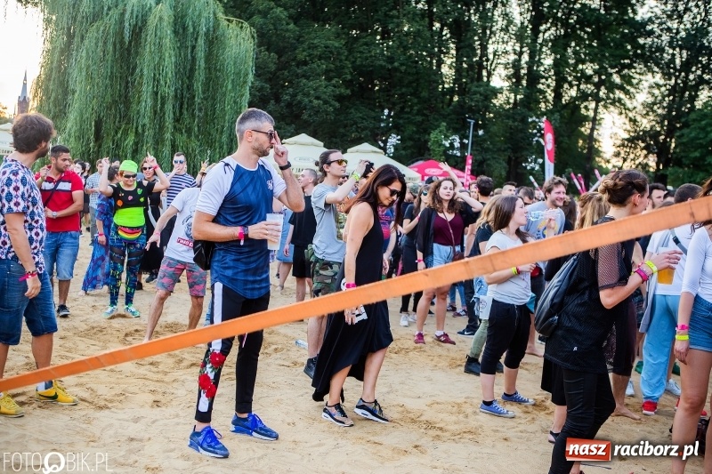 Zdjęcie w galerii na portalu naszraciborz.pl: Magia dźwięków i świateł. INTRO Festival 2018 przeszedł do historii wiadomości z regionu