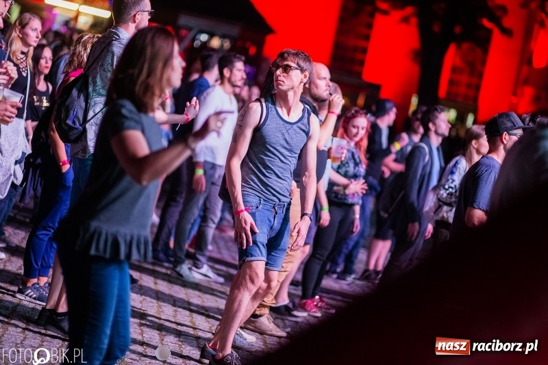 Zdjęcie w galerii na portalu naszraciborz.pl: Magia dźwięków i świateł. INTRO Festival 2018 przeszedł do historii wiadomości z regionu