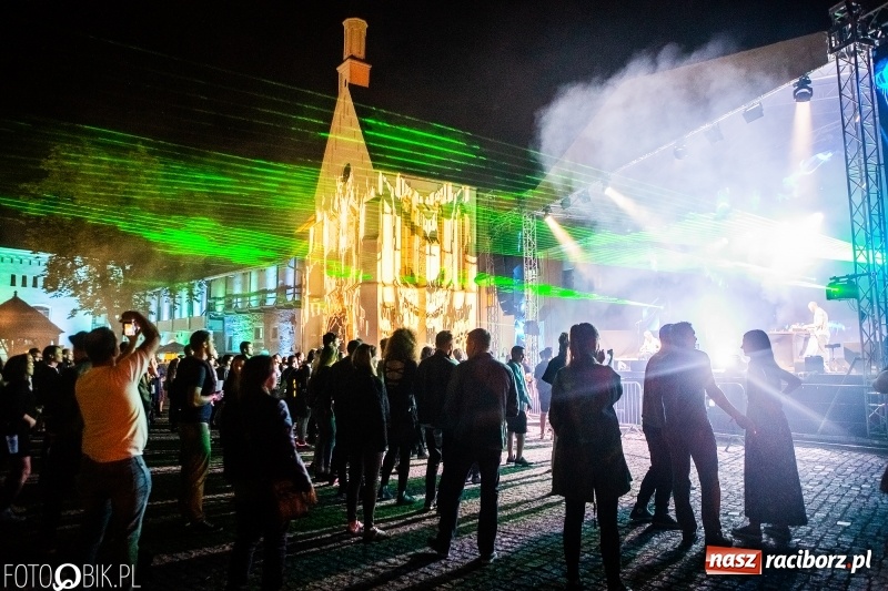 Zdjęcie w galerii na portalu naszraciborz.pl: Magia dźwięków i świateł. INTRO Festival 2018 przeszedł do historii wiadomości z regionu