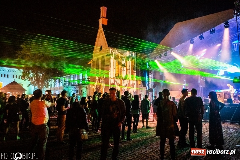 Zdjęcie w galerii na portalu naszraciborz.pl: Magia dźwięków i świateł. INTRO Festival 2018 przeszedł do historii wiadomości z regionu