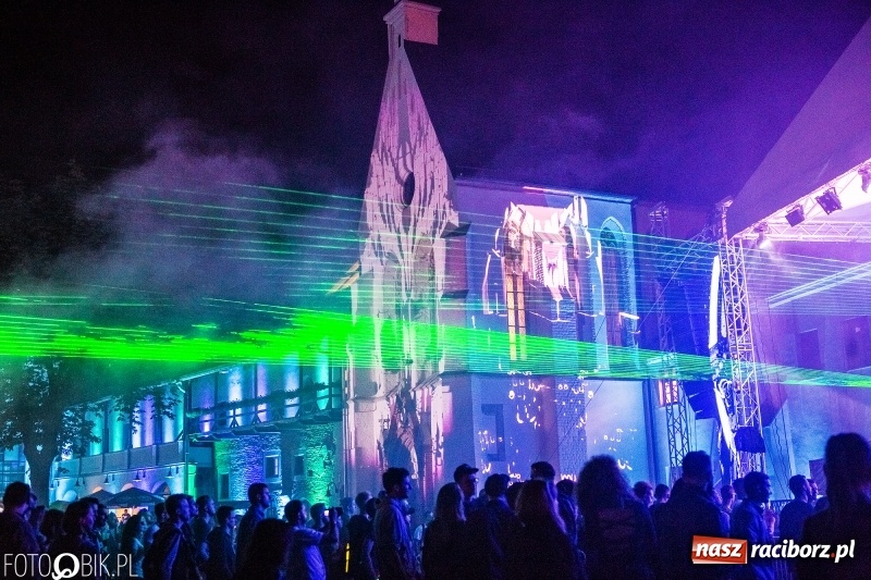 Zdjęcie w galerii na portalu naszraciborz.pl: Magia dźwięków i świateł. INTRO Festival 2018 przeszedł do historii wiadomości z regionu