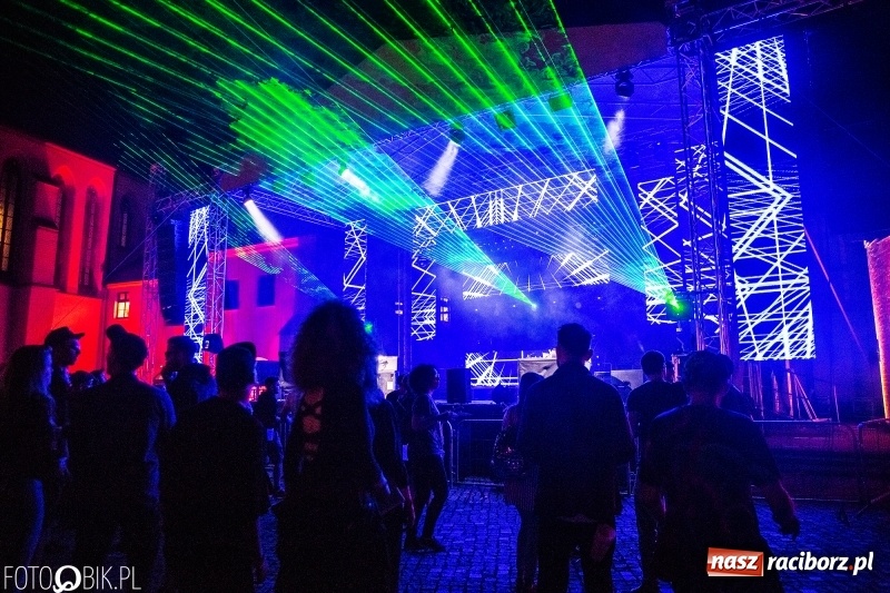 Zdjęcie w galerii na portalu naszraciborz.pl: Magia dźwięków i świateł. INTRO Festival 2018 przeszedł do historii wiadomości z regionu
