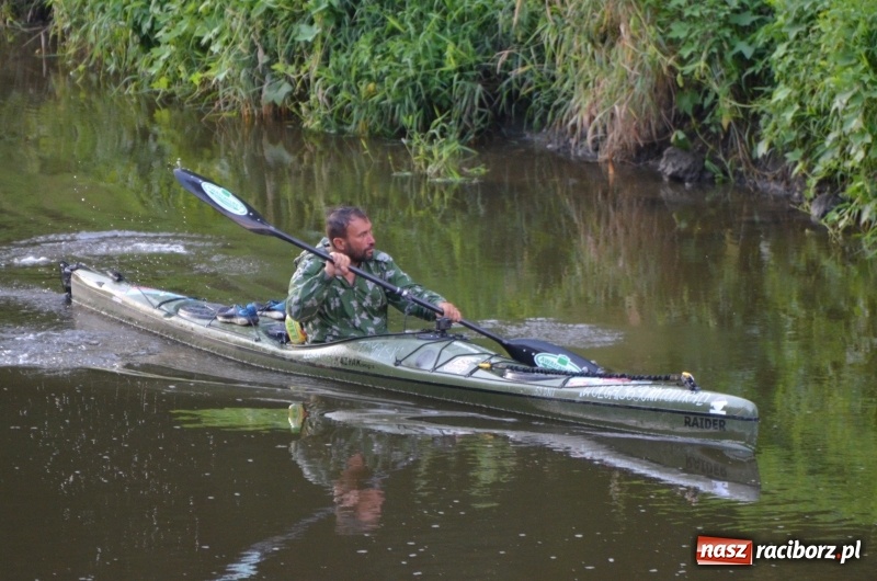 Zdjęcie w galerii na portalu naszraciborz.pl: Pokonał Wołgę, teraz zmaga się z Odrą  wiadomości z regionu
