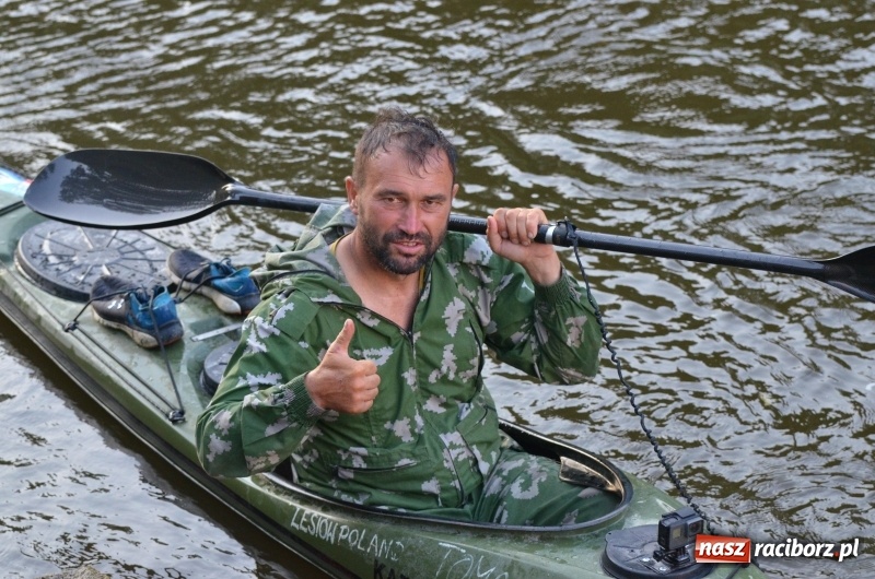 Zdjęcie w galerii na portalu naszraciborz.pl: Pokonał Wołgę, teraz zmaga się z Odrą  wiadomości z regionu