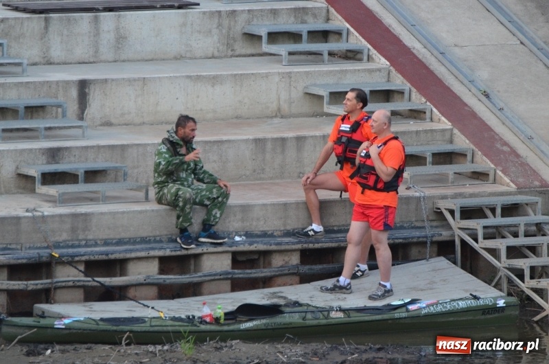 Zdjęcie w galerii na portalu naszraciborz.pl: Pokonał Wołgę, teraz zmaga się z Odrą  wiadomości z regionu
