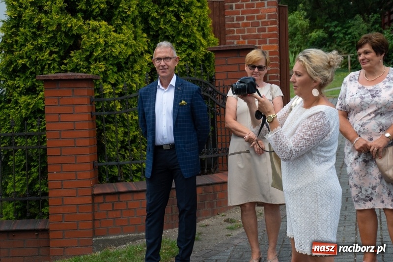 Zdjęcie w galerii na portalu naszraciborz.pl: Klaksonem do nieba! W Markowicach poświęcono pojazdy i parking wiadomości z regionu