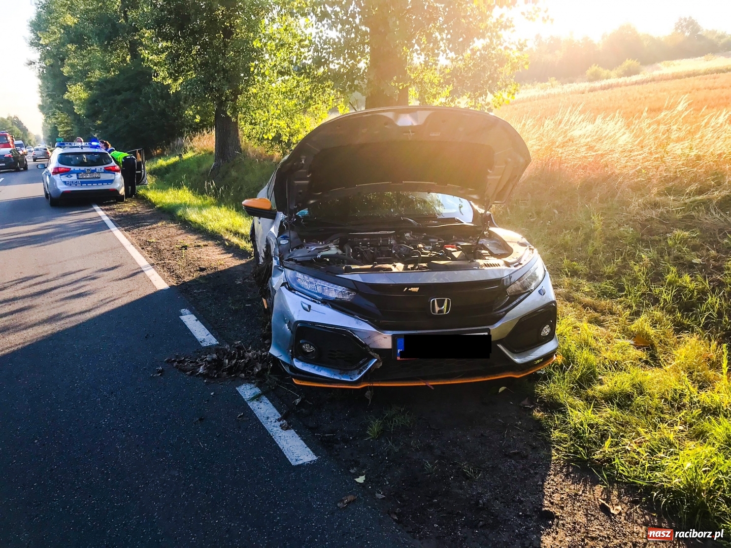 Zdjęcie w galerii na portalu naszraciborz.pl: Honda wypadła z drogi Racibórz-Babice  wiadomości z regionu