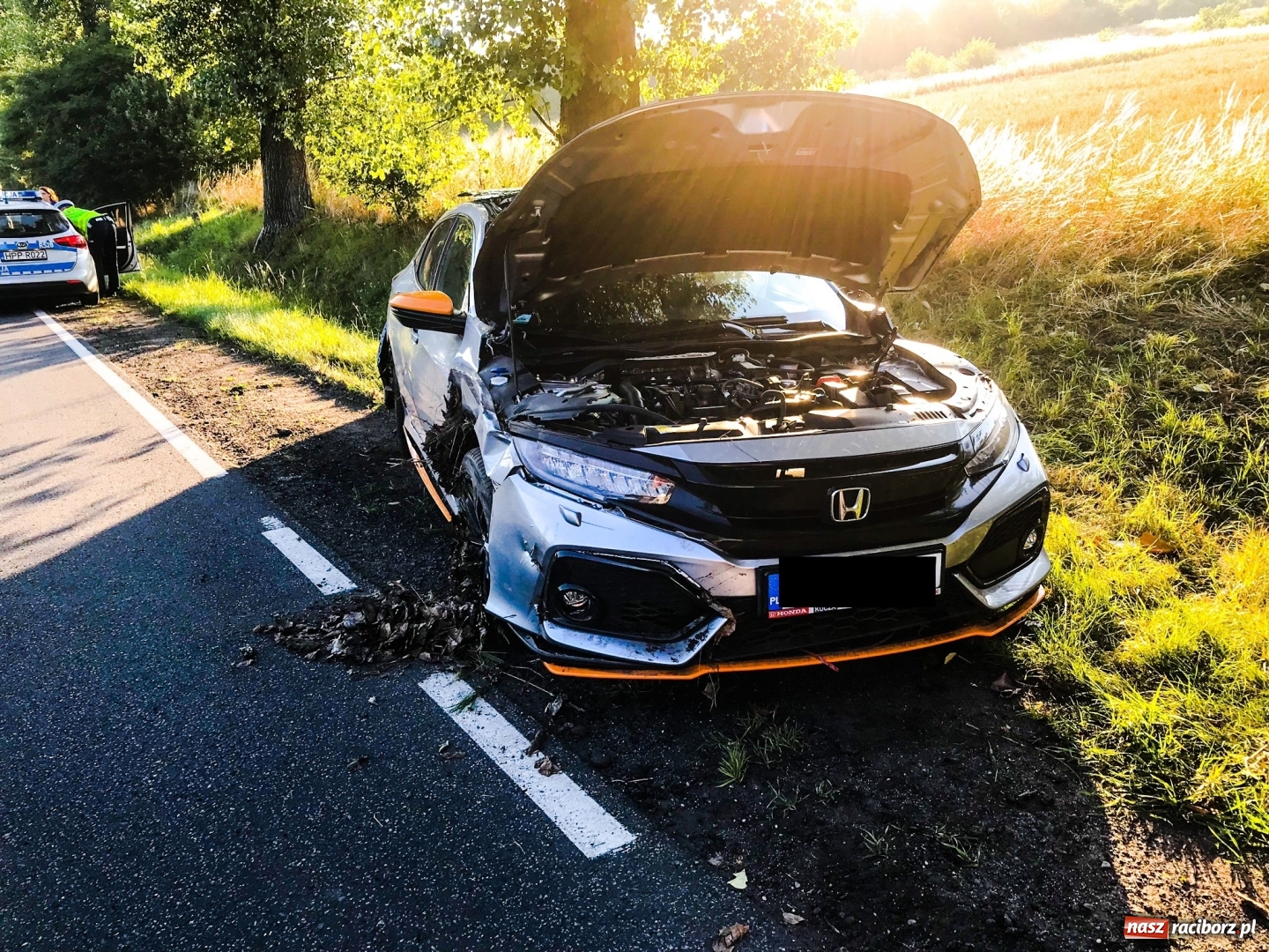 Zdjęcie w galerii na portalu naszraciborz.pl: Honda wypadła z drogi Racibórz-Babice  wiadomości z regionu