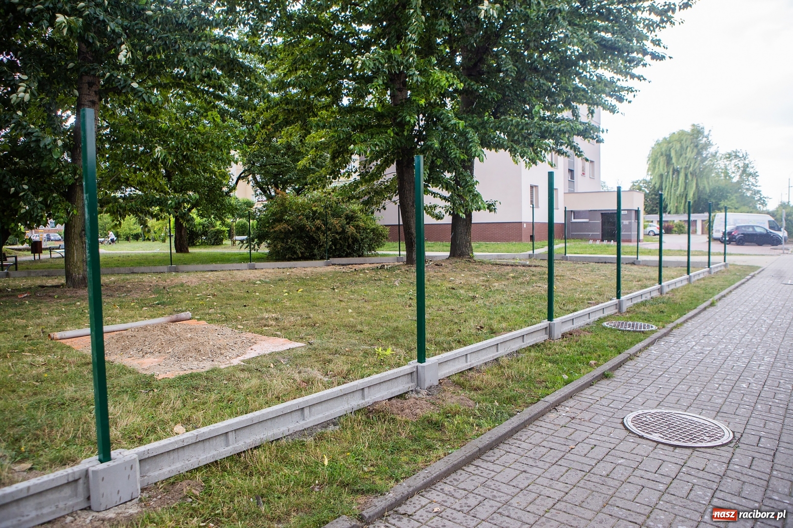 Zdjęcie w galerii na portalu naszraciborz.pl: Co takiego powstaje w parku przy Warszawskiej? wiadomości z regionu