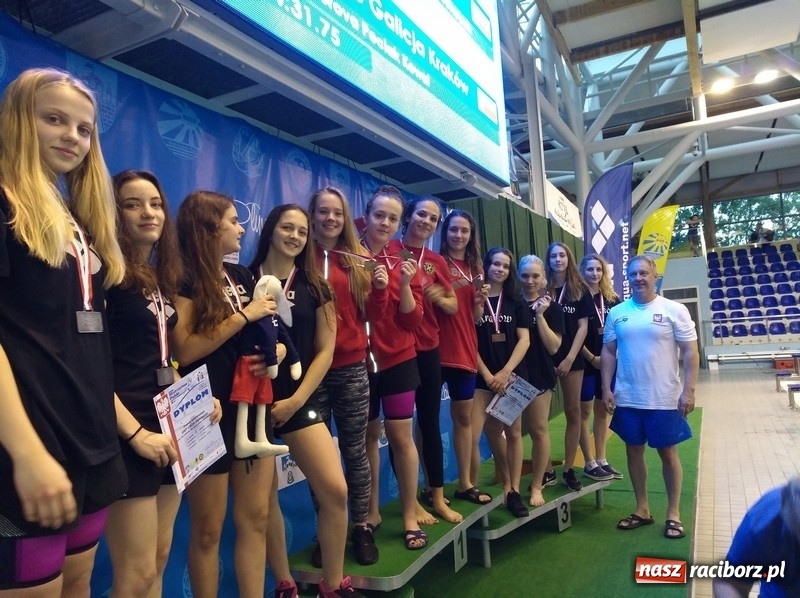 Zdjęcie w galerii na portalu naszraciborz.pl: Pływanie. Medale pływaków SMS-u na Mistrzostwach Polski  wiadomości z regionu