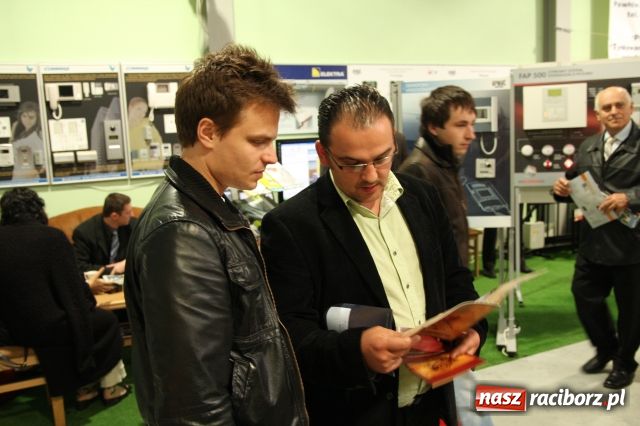 Zdjęcie w galerii na portalu naszraciborz.pl: Golce i fajerwerki na zakończenie  wiadomości z regionu