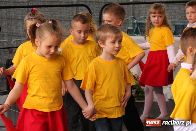 Zdjęcie w galerii na portalu naszraciborz.pl: Golce i fajerwerki na zakończenie  wiadomości z regionu