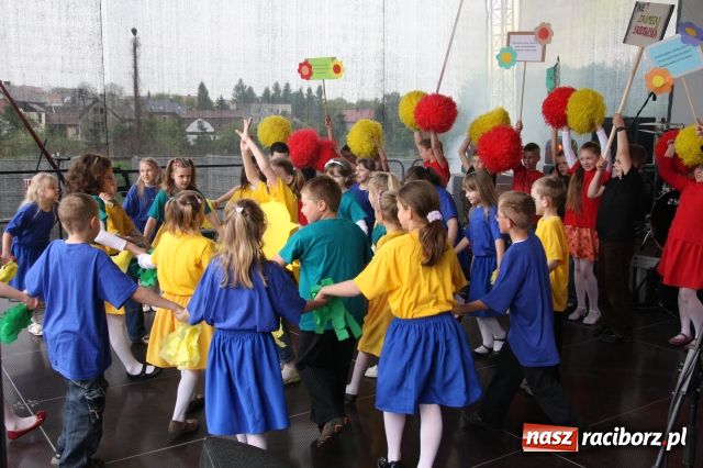 Zdjęcie w galerii na portalu naszraciborz.pl: Golce i fajerwerki na zakończenie  wiadomości z regionu