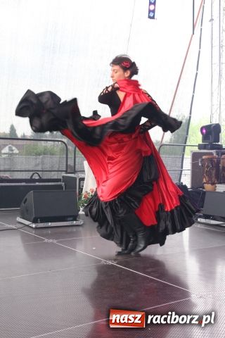 Zdjęcie w galerii na portalu naszraciborz.pl: Golce i fajerwerki na zakończenie  wiadomości z regionu