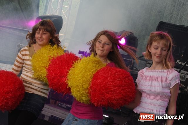 Zdjęcie w galerii na portalu naszraciborz.pl: Golce i fajerwerki na zakończenie  wiadomości z regionu