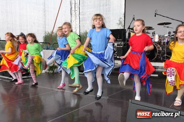 Zdjęcie w galerii na portalu naszraciborz.pl: Golce i fajerwerki na zakończenie  wiadomości z regionu