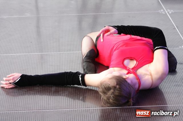 Zdjęcie w galerii na portalu naszraciborz.pl: Golce i fajerwerki na zakończenie  wiadomości z regionu