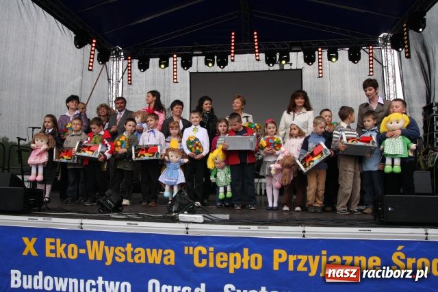 Zdjęcie w galerii na portalu naszraciborz.pl: Golce i fajerwerki na zakończenie  wiadomości z regionu