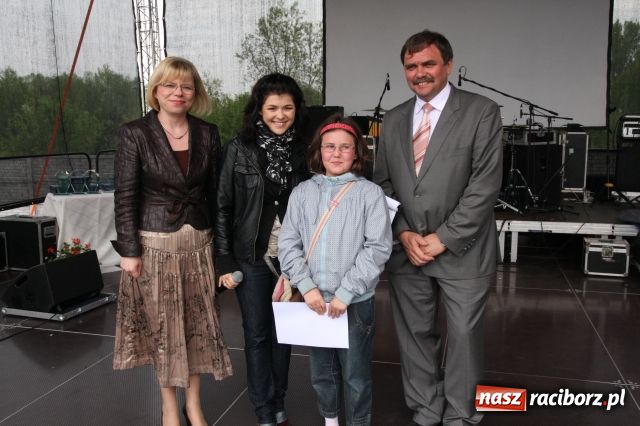 Zdjęcie w galerii na portalu naszraciborz.pl: Golce i fajerwerki na zakończenie  wiadomości z regionu