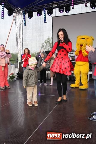 Zdjęcie w galerii na portalu naszraciborz.pl: Golce i fajerwerki na zakończenie  wiadomości z regionu