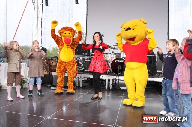 Zdjęcie w galerii na portalu naszraciborz.pl: Golce i fajerwerki na zakończenie  wiadomości z regionu