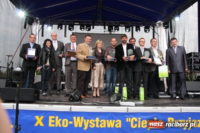 Zdjęcie w galerii na portalu naszraciborz.pl: Golce i fajerwerki na zakończenie  wiadomości z regionu