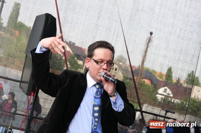 Zdjęcie w galerii na portalu naszraciborz.pl: Golce i fajerwerki na zakończenie  wiadomości z regionu