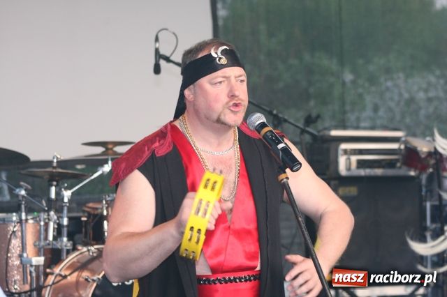 Zdjęcie w galerii na portalu naszraciborz.pl: Golce i fajerwerki na zakończenie  wiadomości z regionu