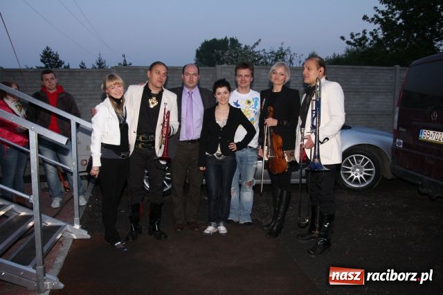 Zdjęcie w galerii na portalu naszraciborz.pl: Golce i fajerwerki na zakończenie  wiadomości z regionu