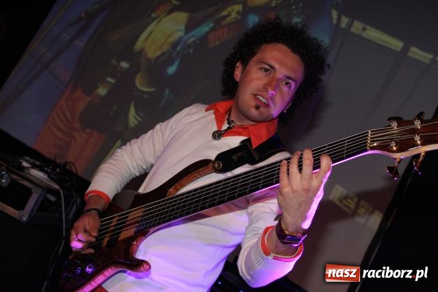 Zdjęcie w galerii na portalu naszraciborz.pl: Golce i fajerwerki na zakończenie  wiadomości z regionu