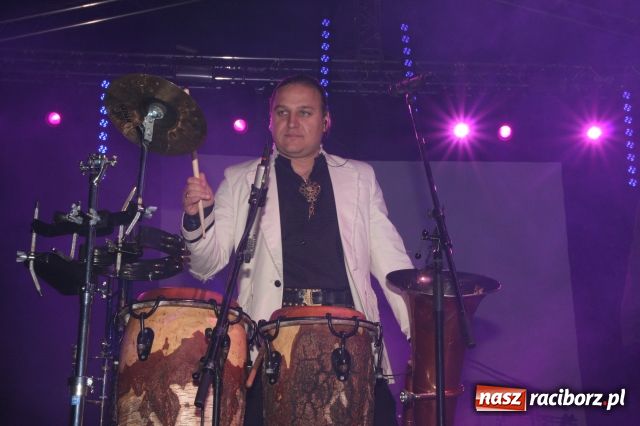 Zdjęcie w galerii na portalu naszraciborz.pl: Golce i fajerwerki na zakończenie  wiadomości z regionu