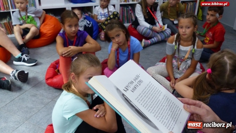 Zdjęcie w galerii na portalu naszraciborz.pl: Uczestnicy Lata z biblioteką na tropie superbohaterek wiadomości z regionu
