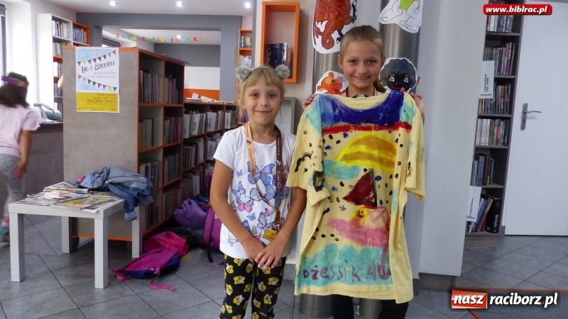Zdjęcie w galerii na portalu naszraciborz.pl: Uczestnicy Lata z biblioteką na tropie superbohaterek wiadomości z regionu