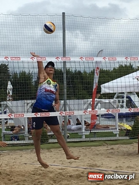 Zdjęcie w galerii na portalu naszraciborz.pl: Siatkarze plażowi KS AZS Rafako szóstą parą MP Juniorów wiadomości z regionu