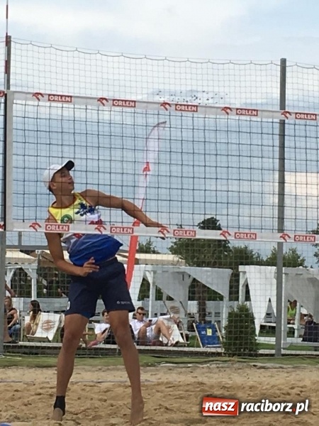Zdjęcie w galerii na portalu naszraciborz.pl: Siatkarze plażowi KS AZS Rafako szóstą parą MP Juniorów wiadomości z regionu