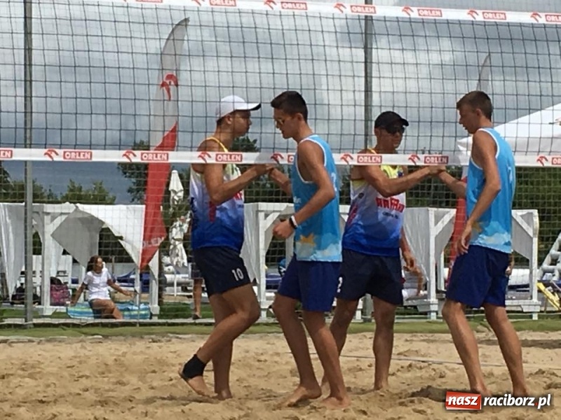 Zdjęcie w galerii na portalu naszraciborz.pl: Siatkarze plażowi KS AZS Rafako szóstą parą MP Juniorów wiadomości z regionu