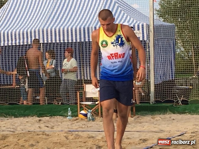 Zdjęcie w galerii na portalu naszraciborz.pl: Siatkarze plażowi KS AZS Rafako szóstą parą MP Juniorów wiadomości z regionu