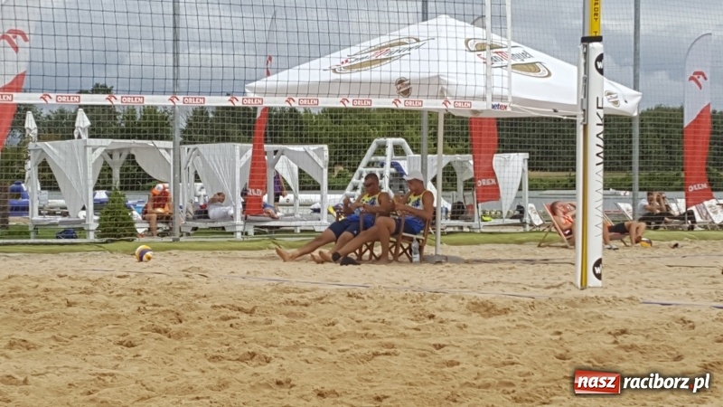 Zdjęcie w galerii na portalu naszraciborz.pl: Siatkarze plażowi KS AZS Rafako szóstą parą MP Juniorów wiadomości z regionu