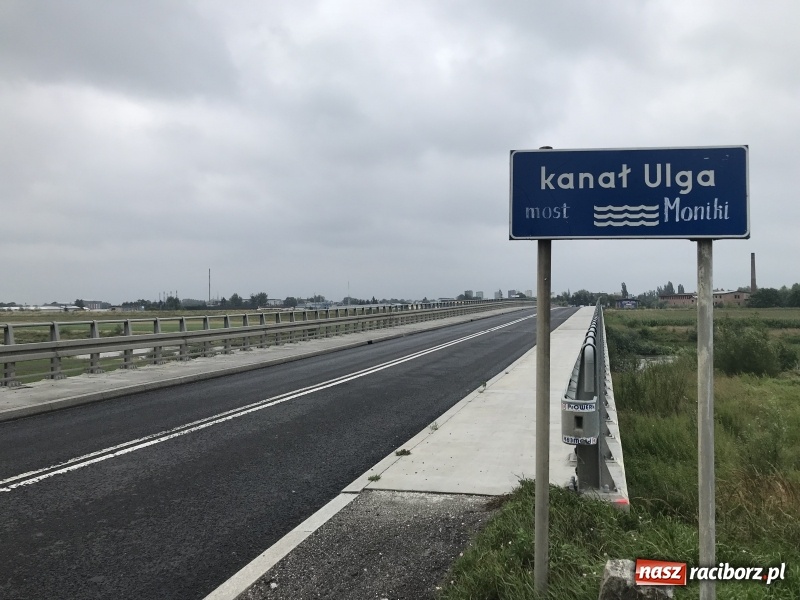 Zdjęcie w galerii na portalu naszraciborz.pl: Kim jest Monika z mostu na Uldze? wiadomości z regionu