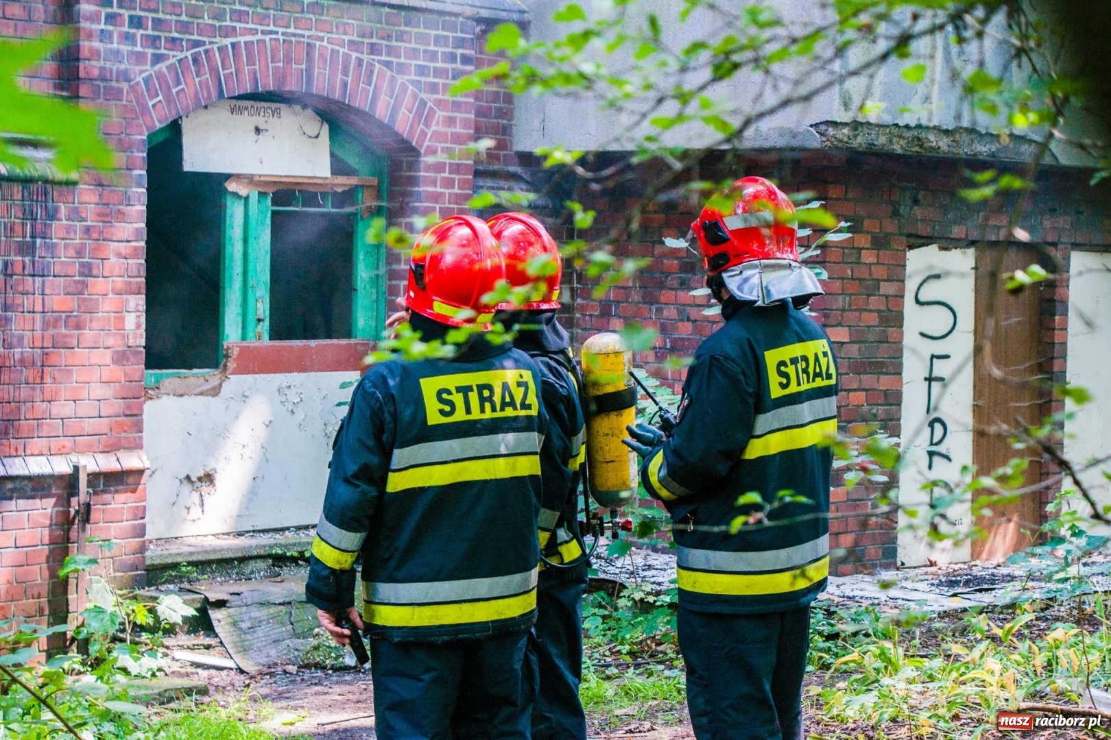 Zdjęcie w galerii na portalu naszraciborz.pl: Kolejny pożar w starym szpitalu przy Bema  wiadomości z regionu