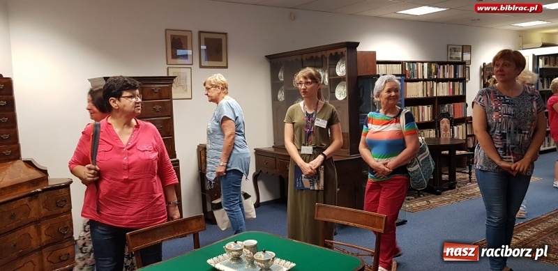 Zdjęcie w galerii na portalu naszraciborz.pl: Klub Przyjaciół Biblioteki na Ostrogu z wizytą w Katowicach wiadomości z regionu
