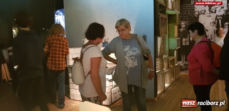 Zdjęcie w galerii na portalu naszraciborz.pl: Klub Przyjaciół Biblioteki na Ostrogu z wizytą w Katowicach wiadomości z regionu