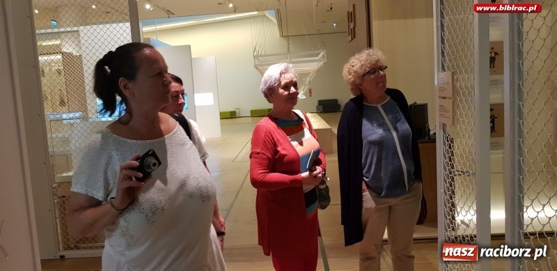 Zdjęcie w galerii na portalu naszraciborz.pl: Klub Przyjaciół Biblioteki na Ostrogu z wizytą w Katowicach wiadomości z regionu