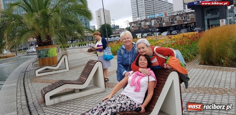 Zdjęcie w galerii na portalu naszraciborz.pl: Klub Przyjaciół Biblioteki na Ostrogu z wizytą w Katowicach wiadomości z regionu