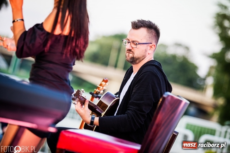 Zdjęcie w galerii na portalu naszraciborz.pl: Koncert KAEYRA & Wojciech Świerczyna na przystani kajakowej wiadomości z regionu