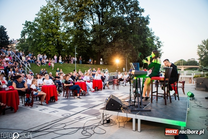 Zdjęcie w galerii na portalu naszraciborz.pl: Koncert KAEYRA & Wojciech Świerczyna na przystani kajakowej wiadomości z regionu