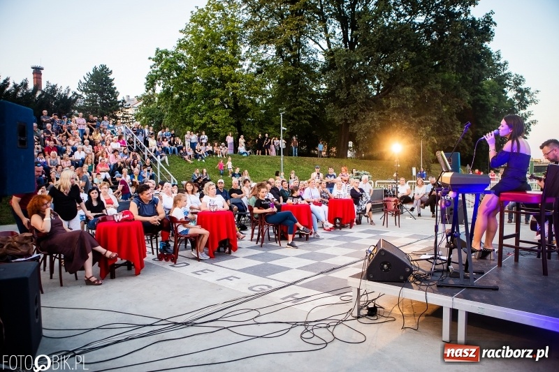 Zdjęcie w galerii na portalu naszraciborz.pl: Koncert KAEYRA & Wojciech Świerczyna na przystani kajakowej wiadomości z regionu