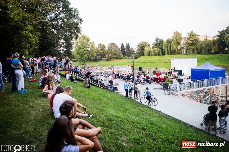 Zdjęcie w galerii na portalu naszraciborz.pl: Koncert KAEYRA & Wojciech Świerczyna na przystani kajakowej wiadomości z regionu