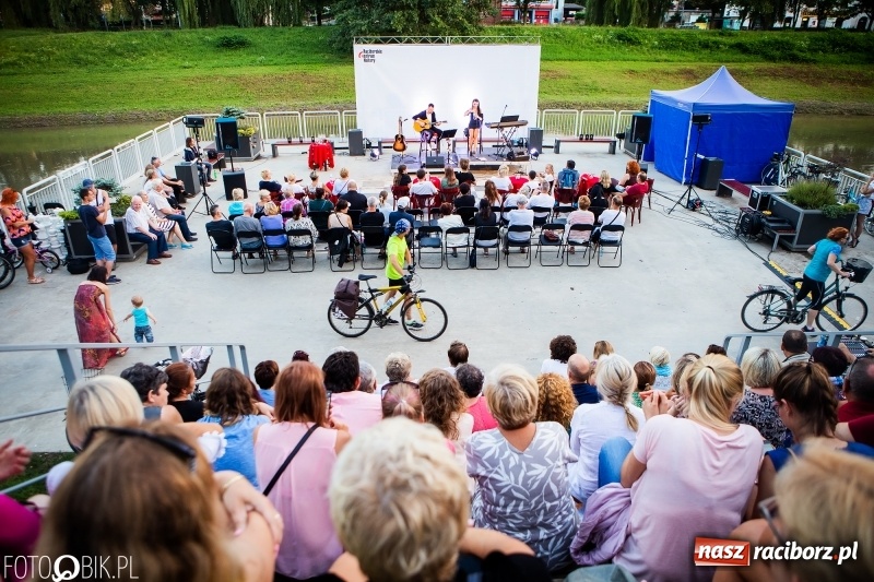 Zdjęcie w galerii na portalu naszraciborz.pl: Koncert KAEYRA & Wojciech Świerczyna na przystani kajakowej wiadomości z regionu